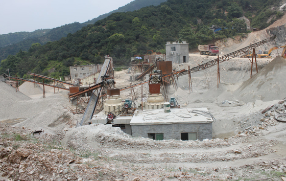 Pabrik Penghancur Lini Produksi Agregat Batu Kapur Kuarsa Dengan Belt Conveyor