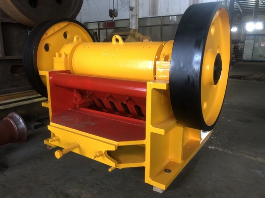 Kapasitas 5 - 1000 Ton Jaw Rock Crusher Small Portable 20t/H